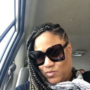 Meet your Posher, Brenda